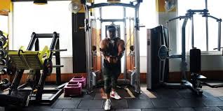 Gymnasiums/health clubs