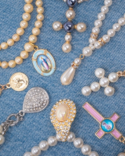 Artificial jewellery