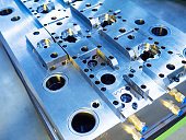 Moulded engineering component