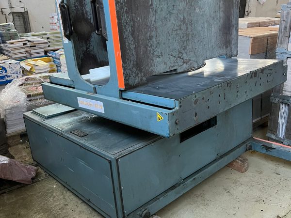 Pile turner
