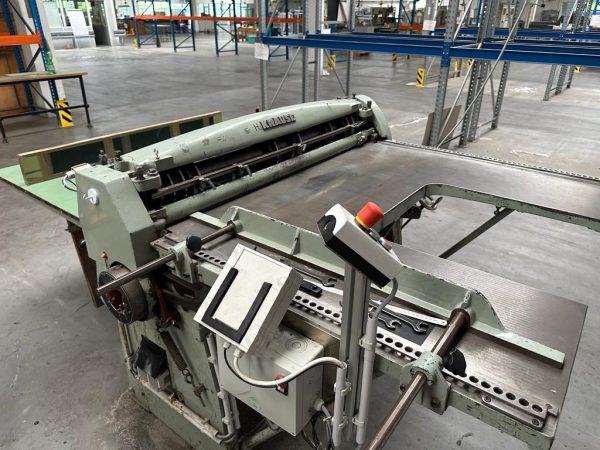 Rotary board cutter