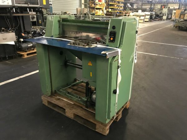 Cutting machine