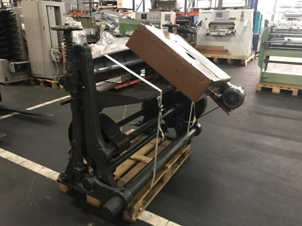 Creasing machine