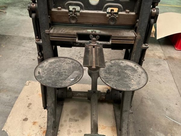 Creasing machine