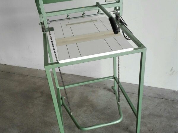 Book case rounder