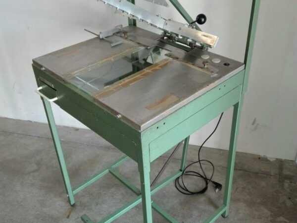 Hard cover mounting table