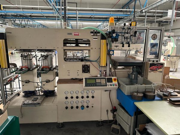 Diary production / full automatic folding press machine