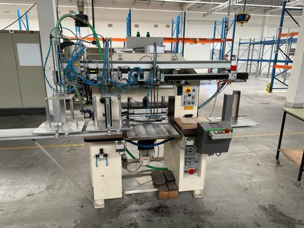 Diary production / full automatic folding press machine