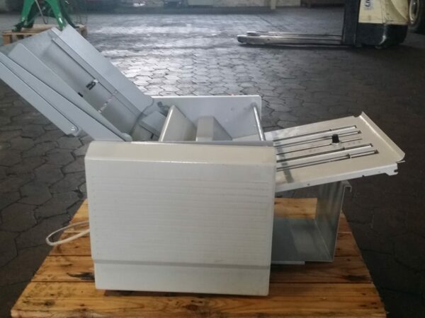 Folding machines