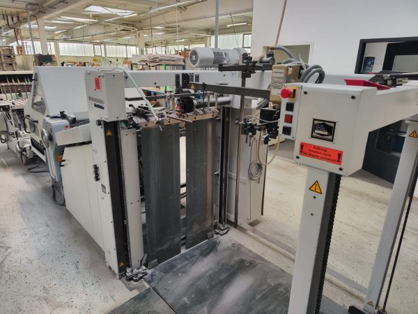Folding machine
