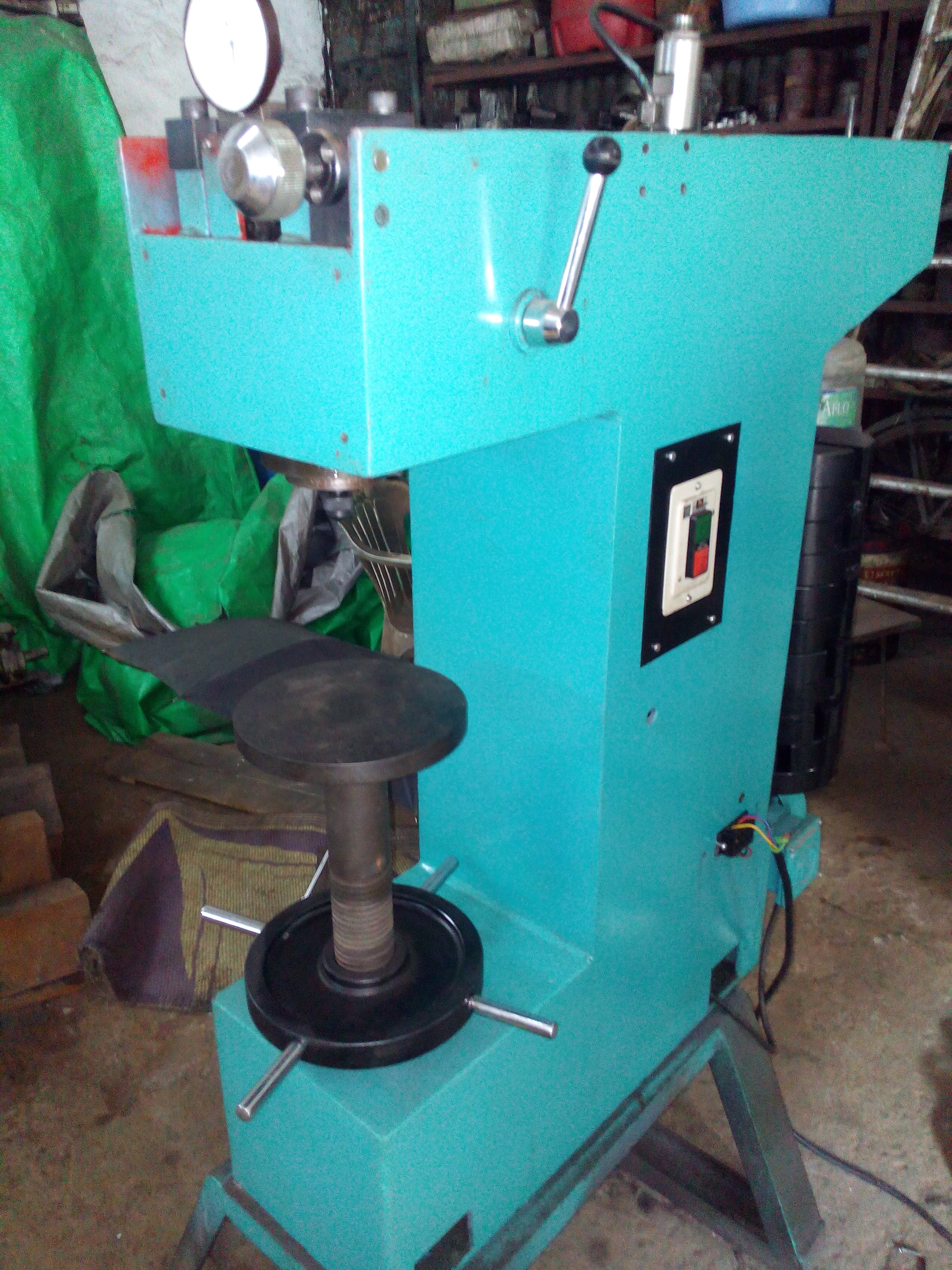 Hardness tester 