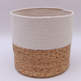 Straw bags, beach bags