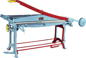 Board cutting machine