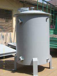 Industrial tank for chemical processing