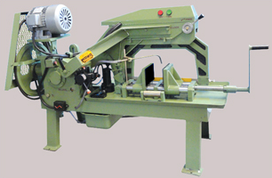 Hydraulic hacksaw machine