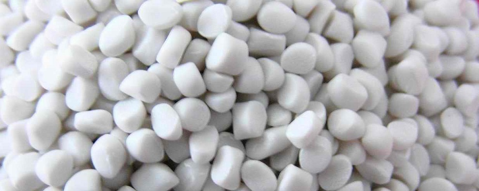 White compound and masterbatch